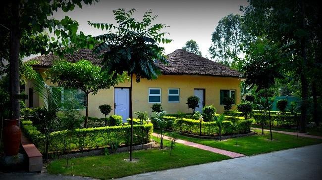 Kangs Nirvana Resorts And Spa Mahalpur Exterior foto
