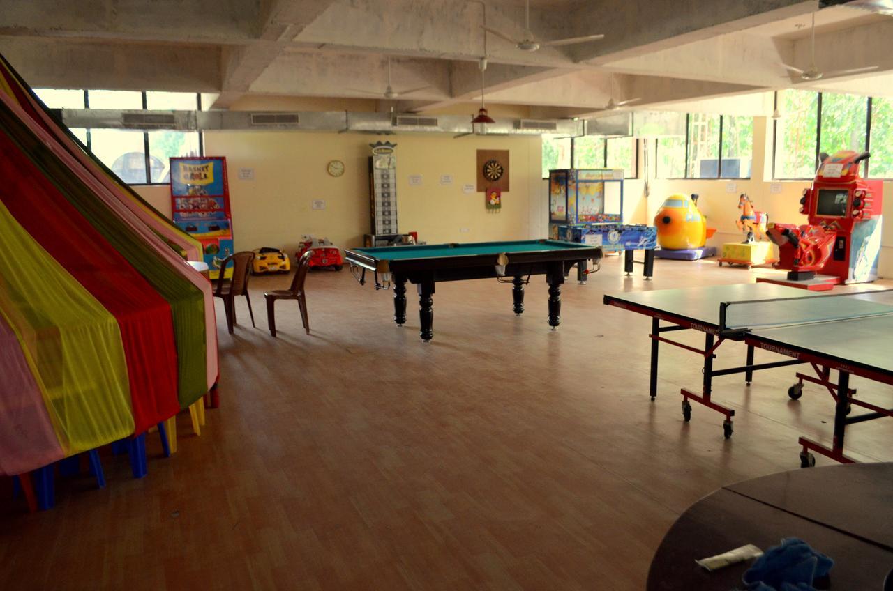 Kangs Nirvana Resorts And Spa Mahalpur Exterior foto