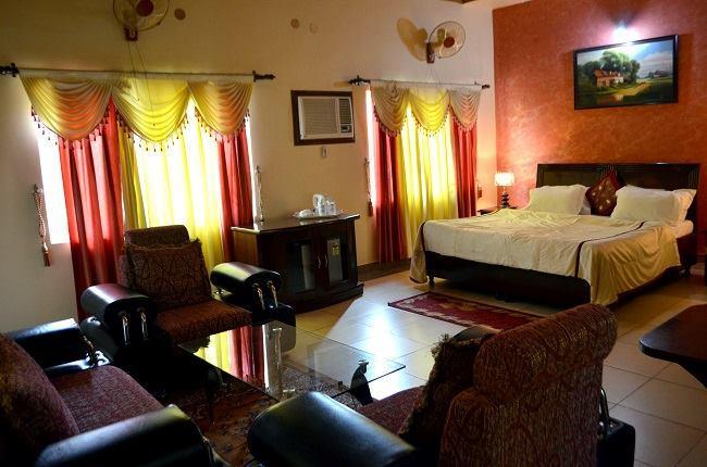 Kangs Nirvana Resorts And Spa Mahalpur Exterior foto